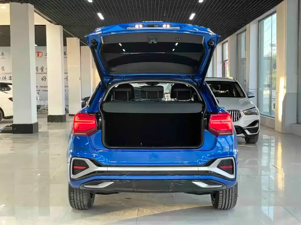 Audi Q2L