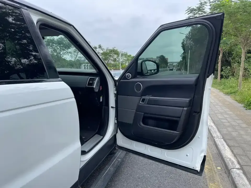 Land Rover Sport