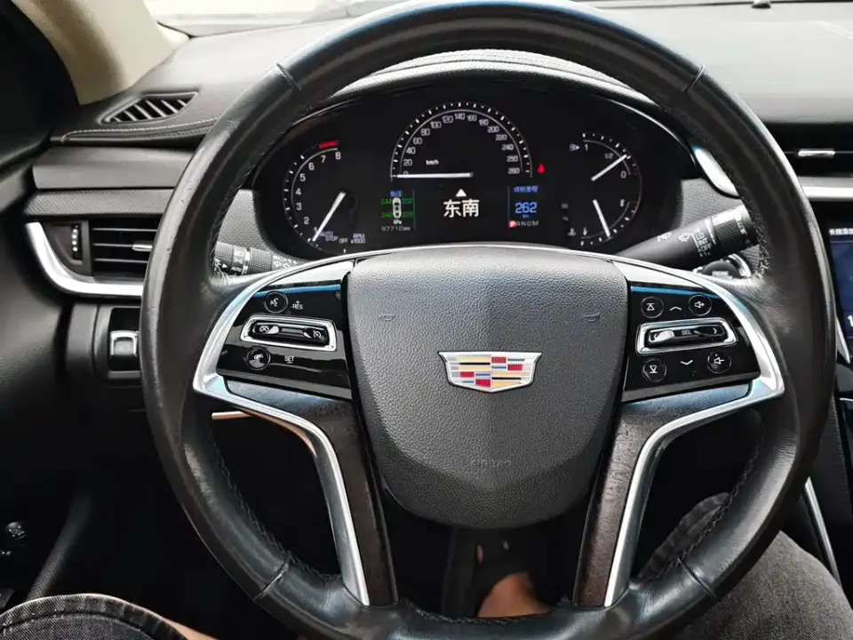 Cadillac XTS