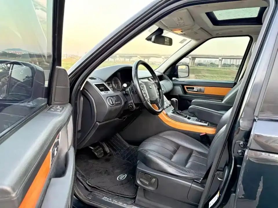 Land Rover Sport