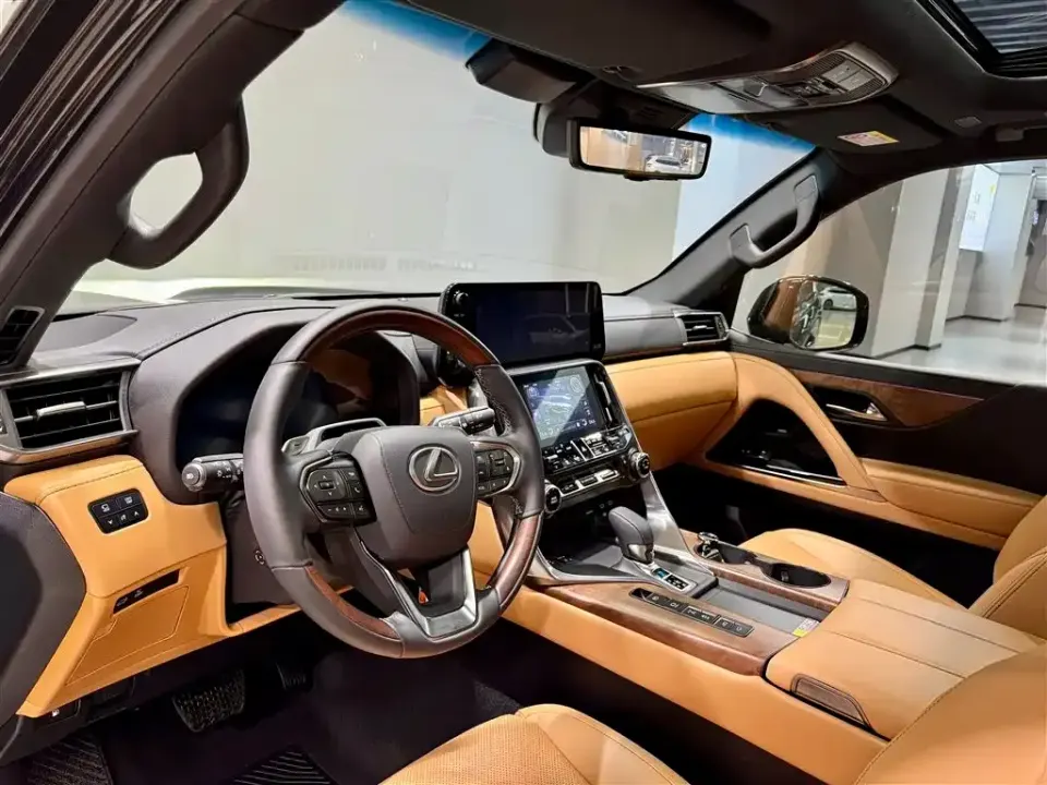 Lexus LX