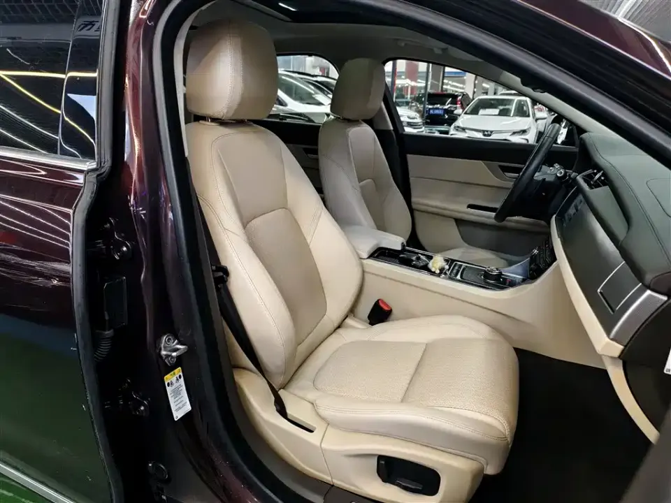 Jaguar XFL