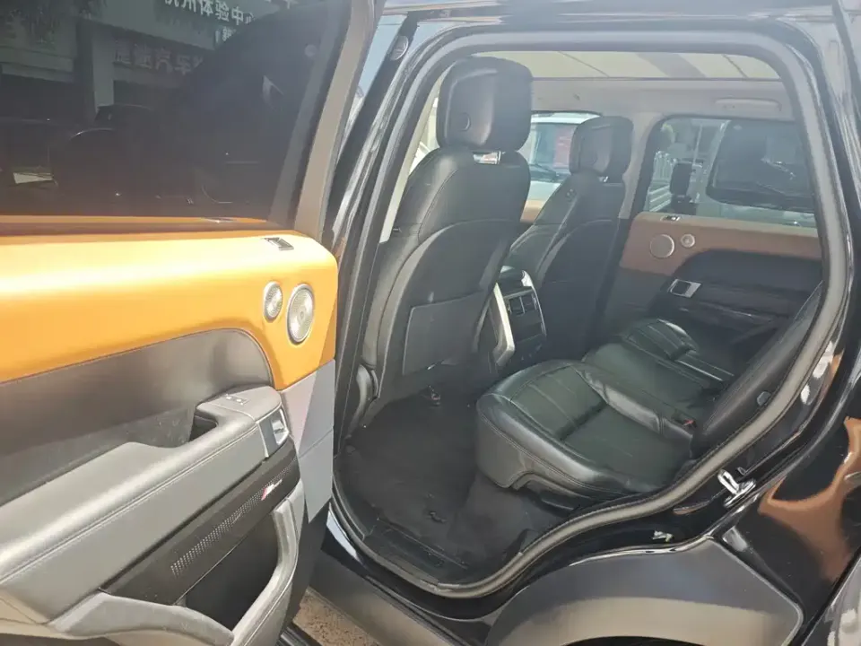 Land Rover Sport