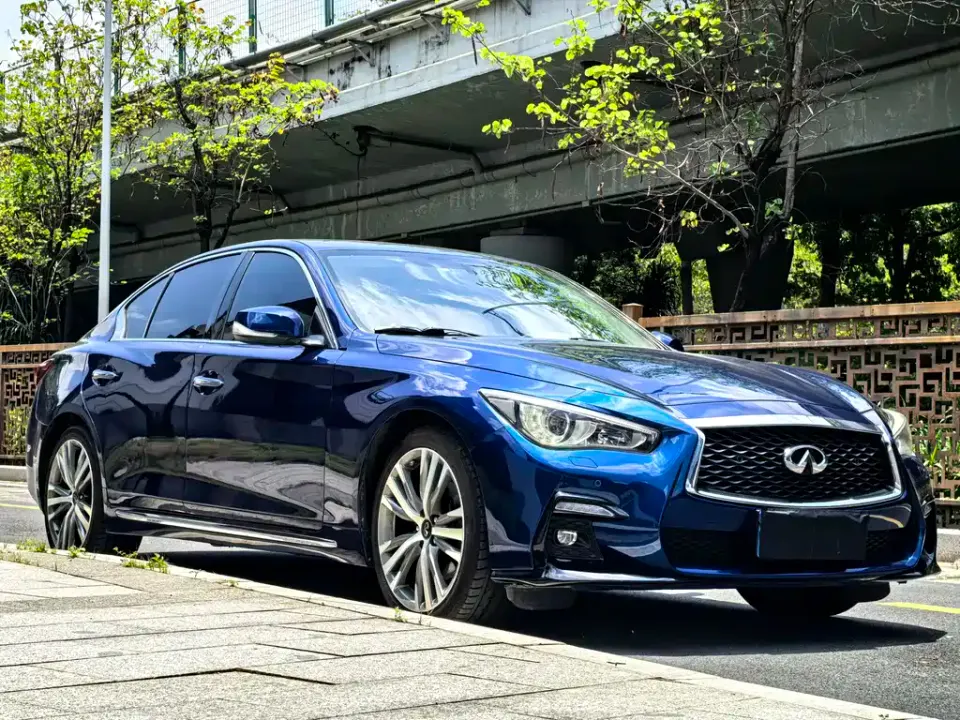 Infiniti Q50L