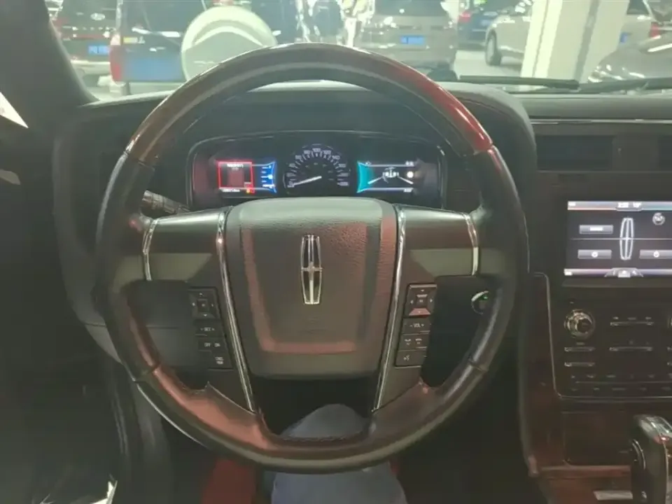 Lincoln Navigator