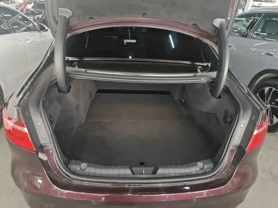 Jaguar XFL