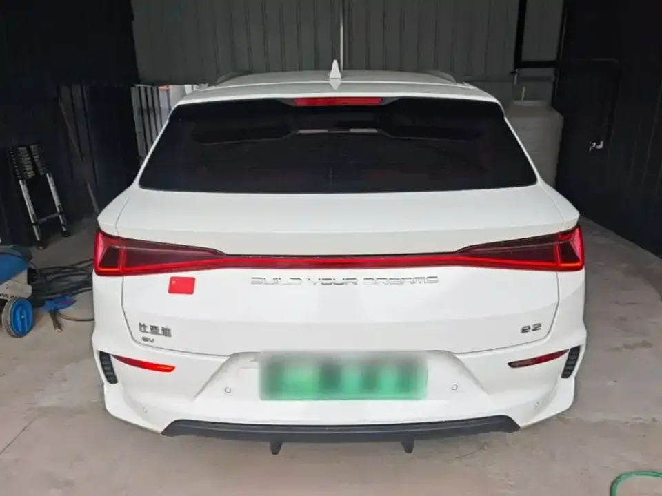 BYD e2