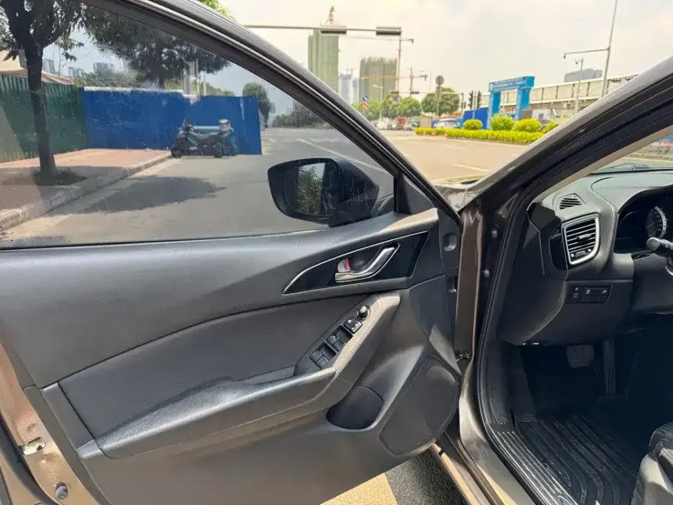 Mazda 3 Axela