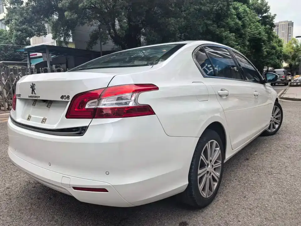 Peugeot 408