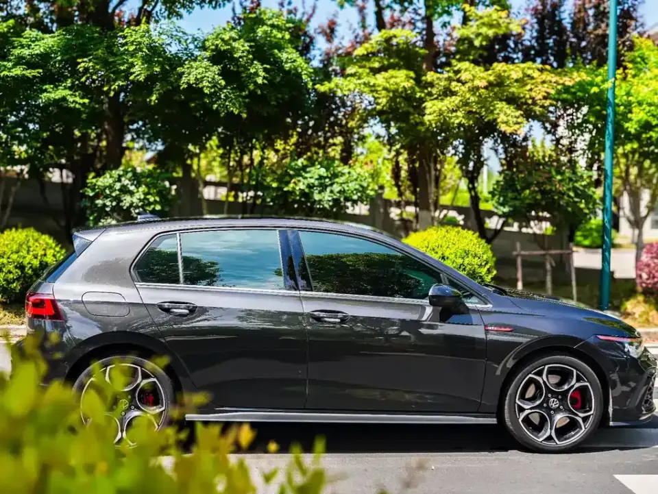 Volkswagen Golf GTI