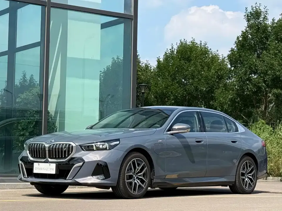 BMW i5