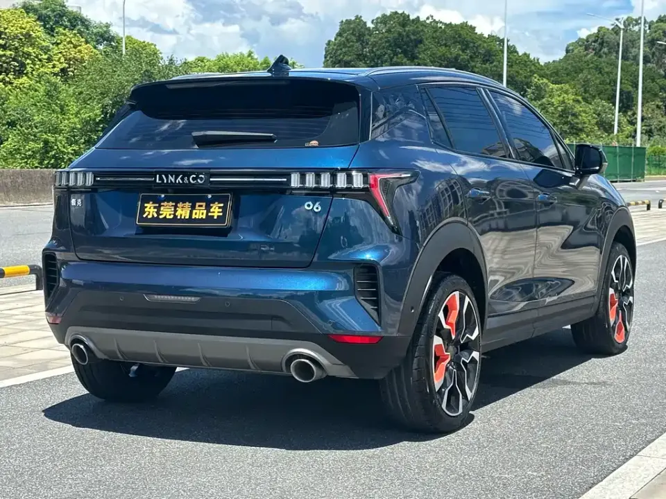 Lynk & Co 06