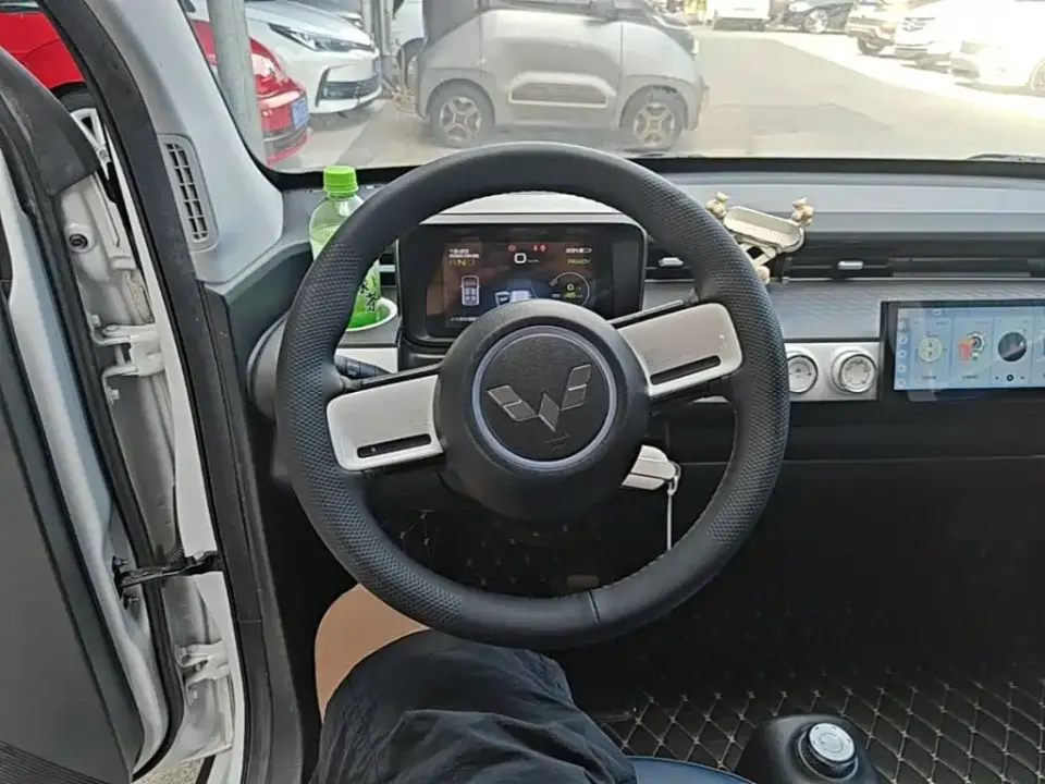 Wuling MINIEV
