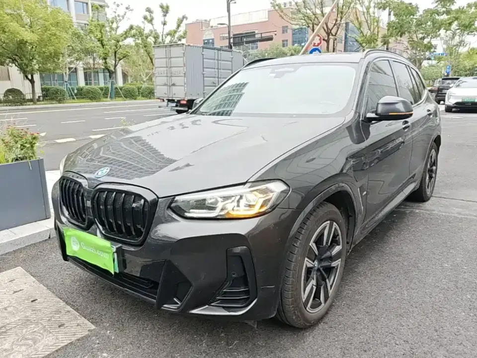 BMW iX3
