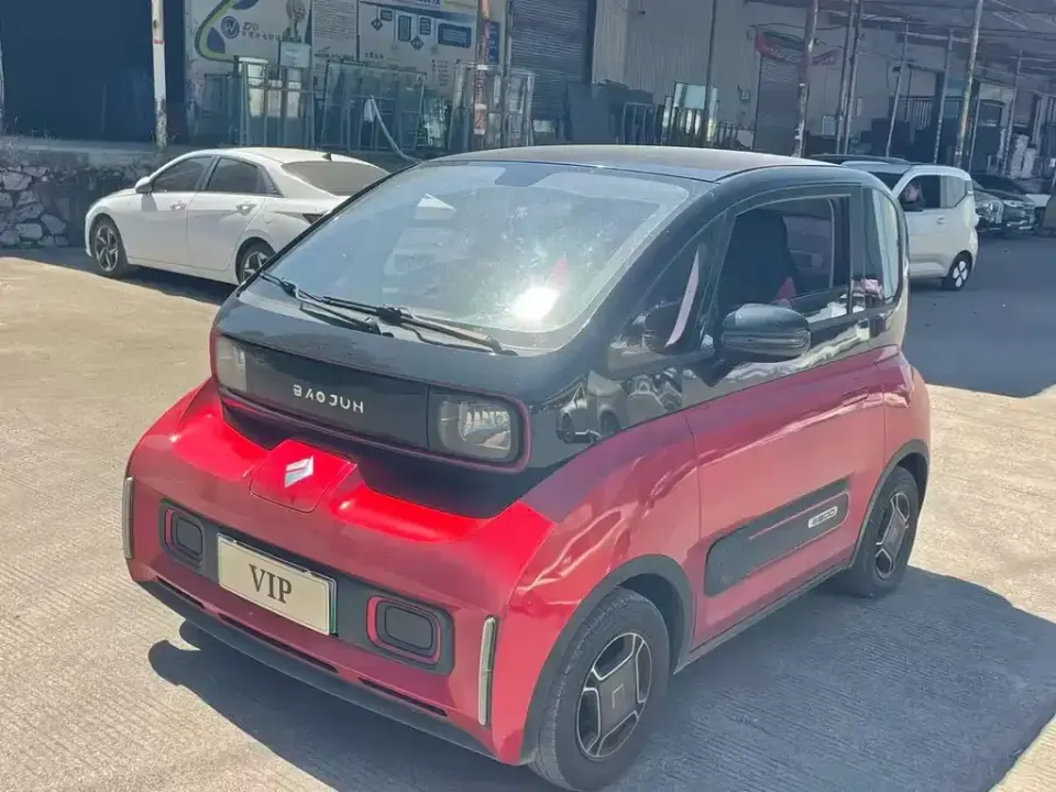 Baojun E300