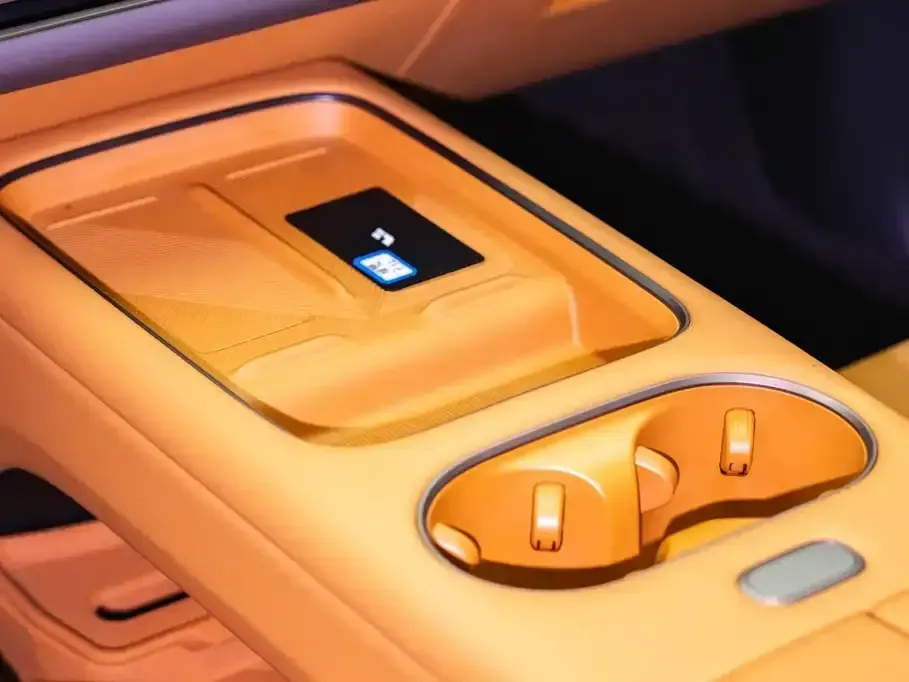 Li Li i6