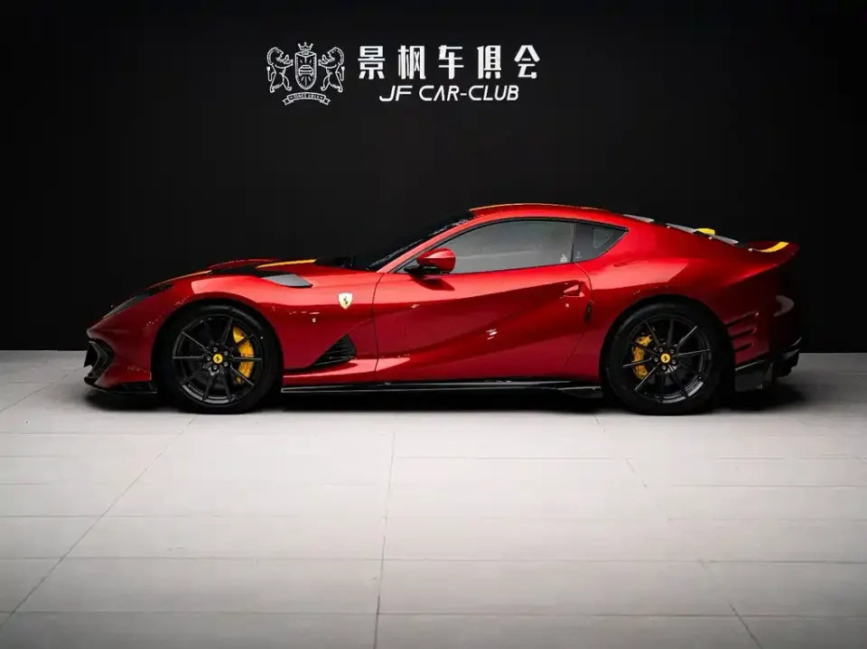 Ferrari 812