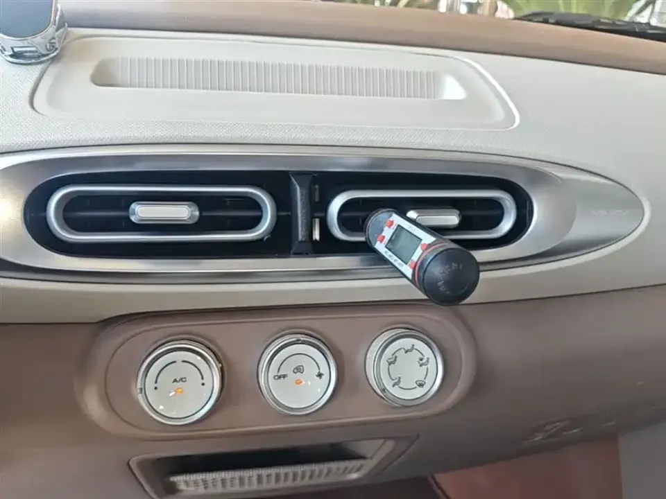 Wuling MINIEV