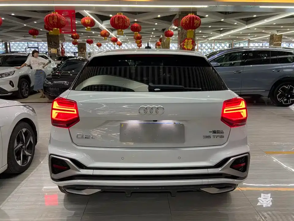 Audi Q2L
