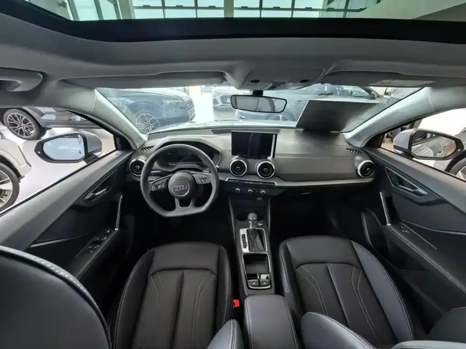 Audi Q2L