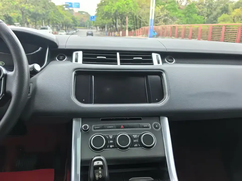 Land Rover Sport