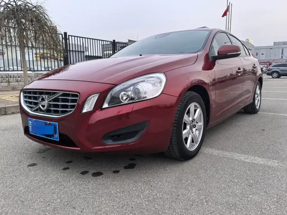 Volvo S60 (Import)