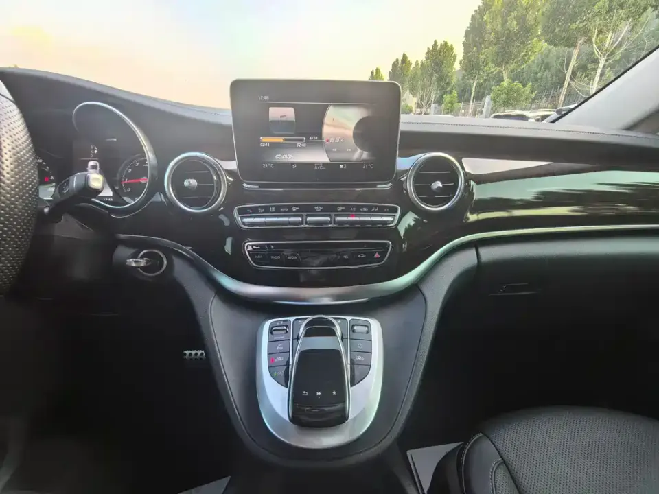 Mercedes-Benz V-Class