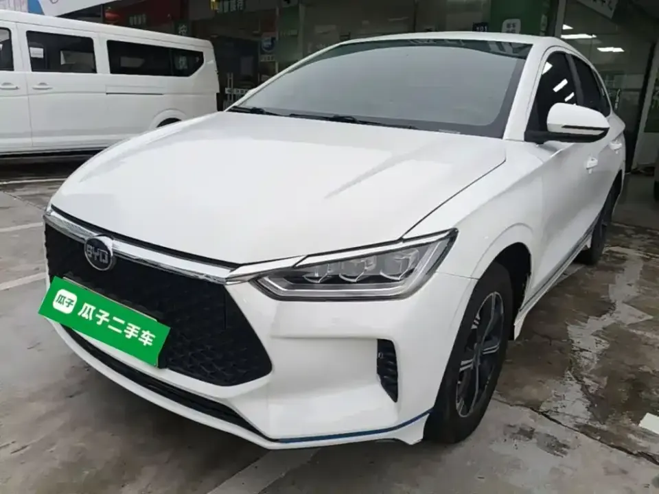 BYD e2