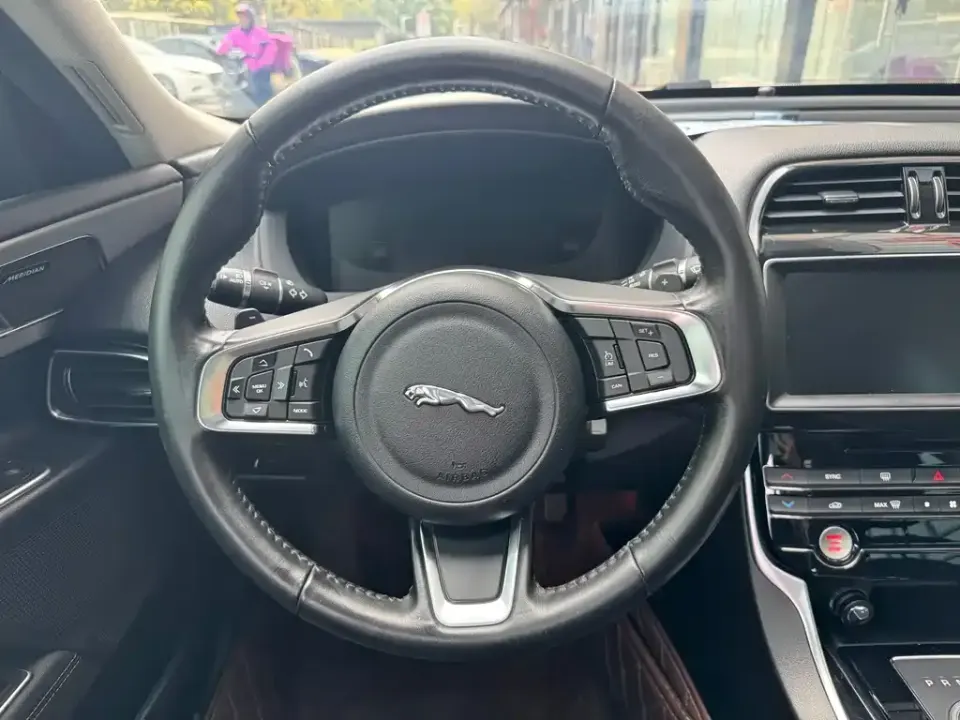 Jaguar XEL