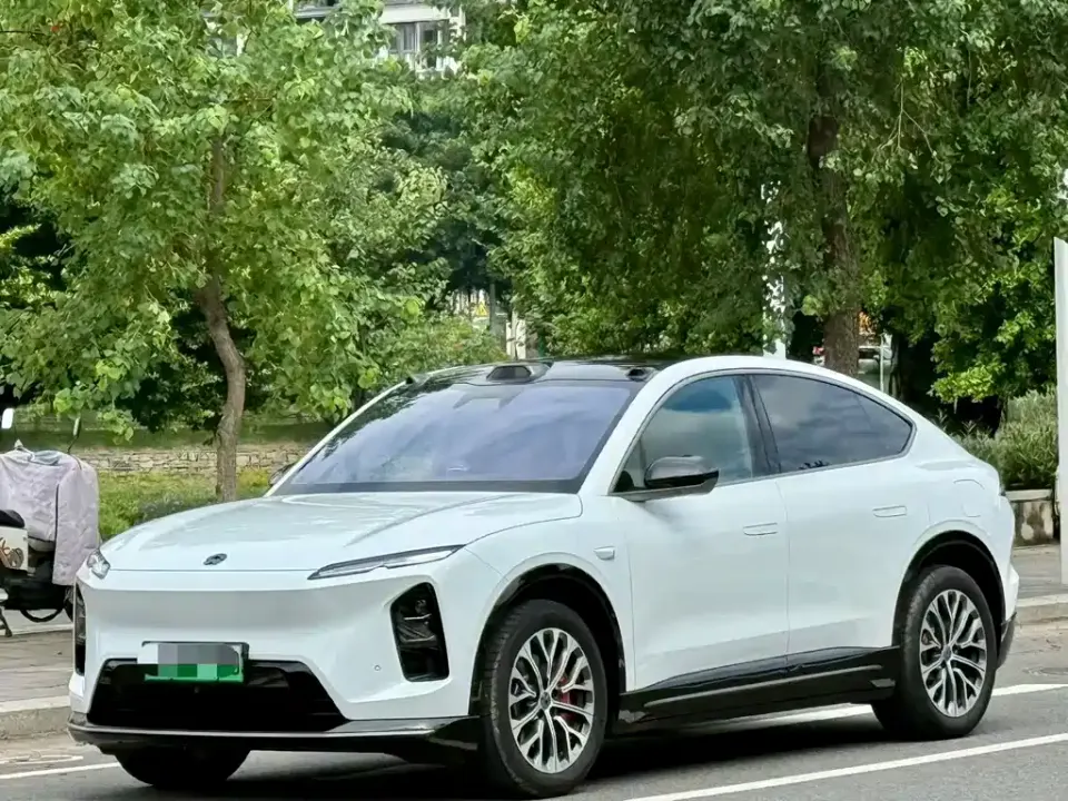 Nio EC6