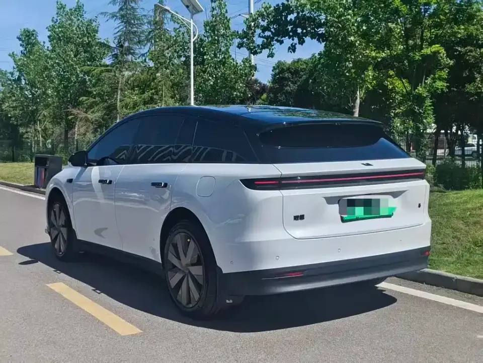 Li Li i6