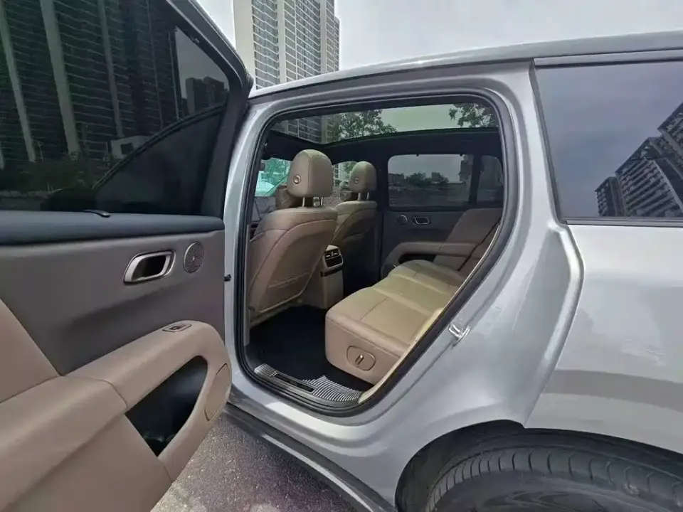 Li Li i6