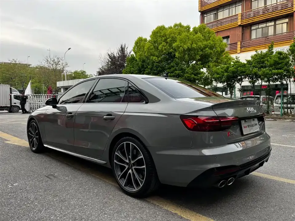 Audi S4