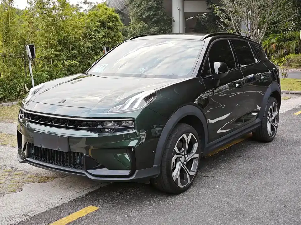Lynk & Co 06