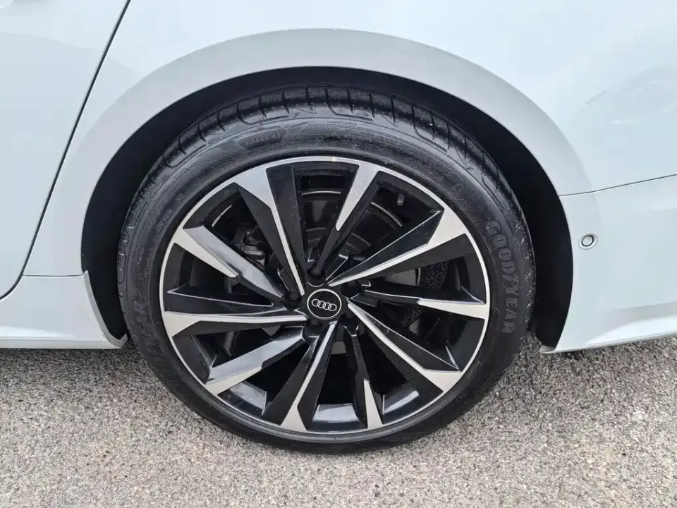 Audi A7L