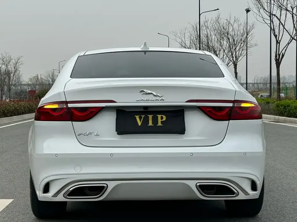 Jaguar XFL