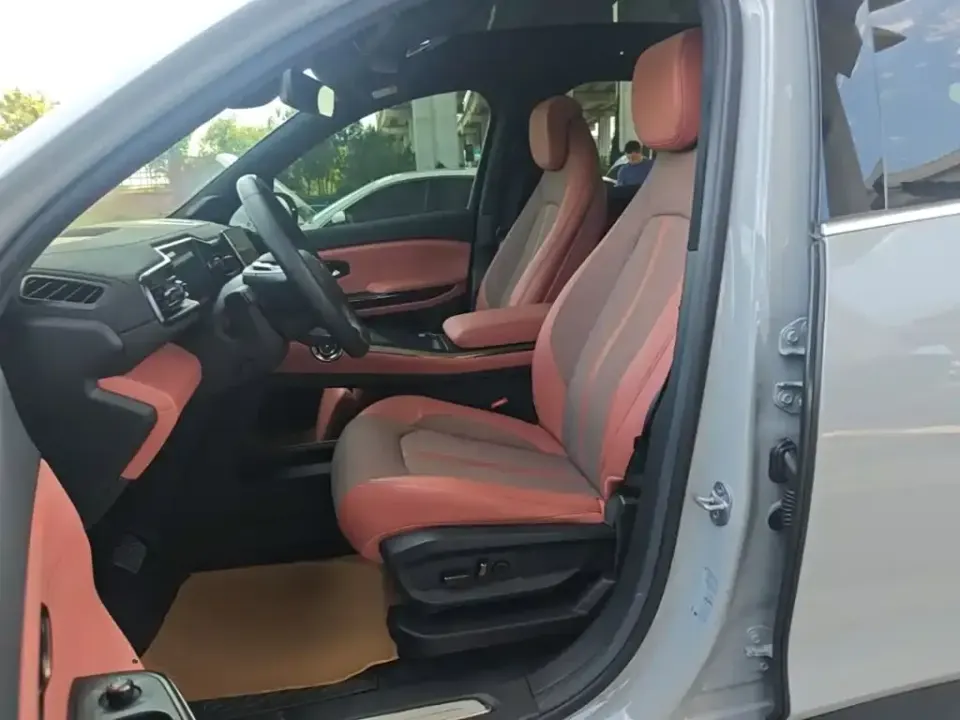 Nio EC6
