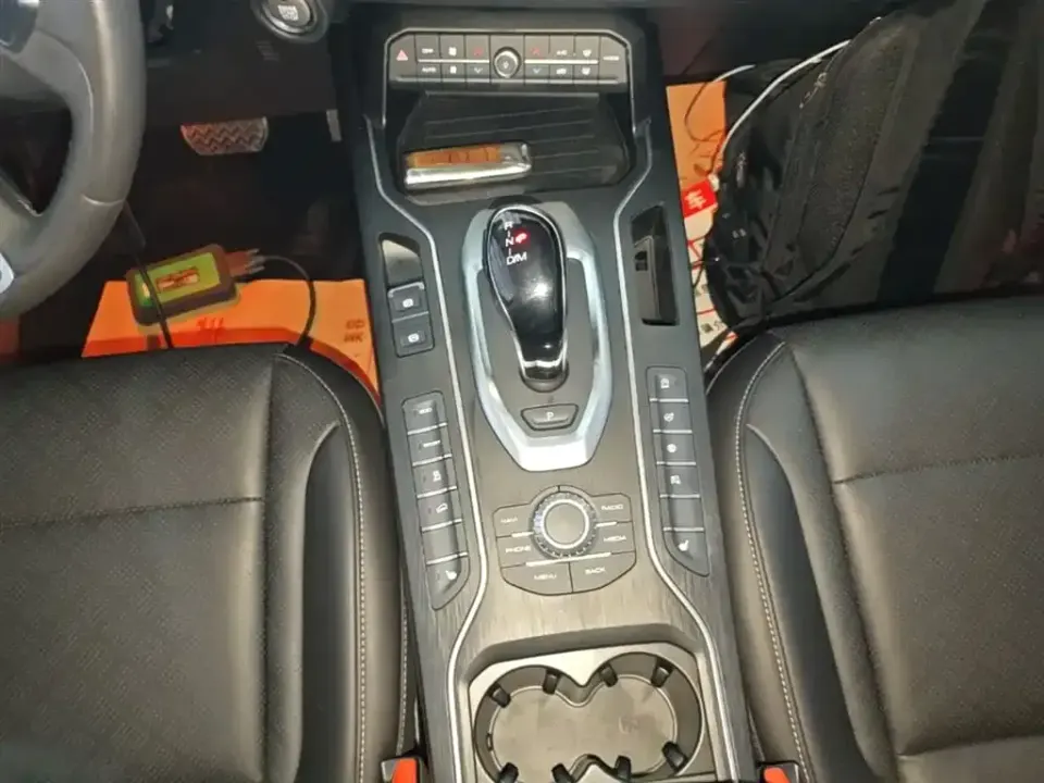WEY Wey VV6