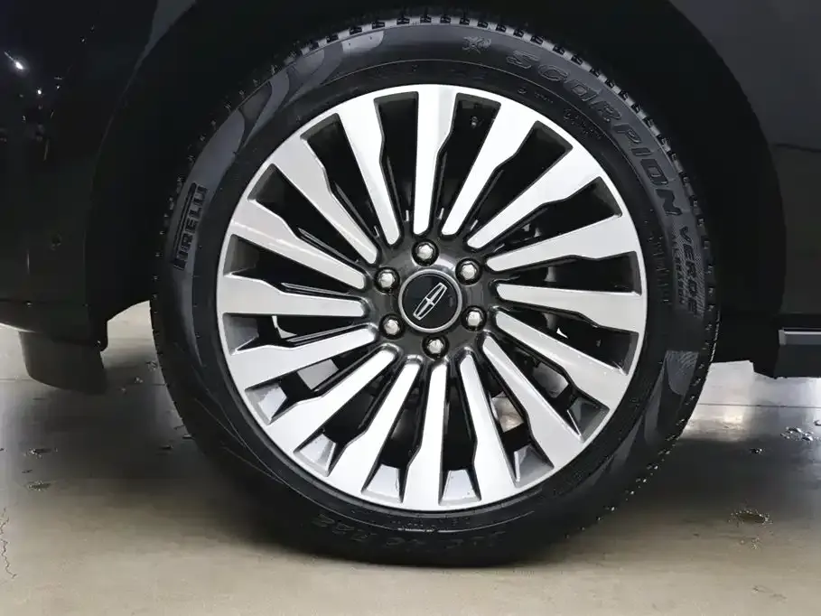 Lincoln Navigator