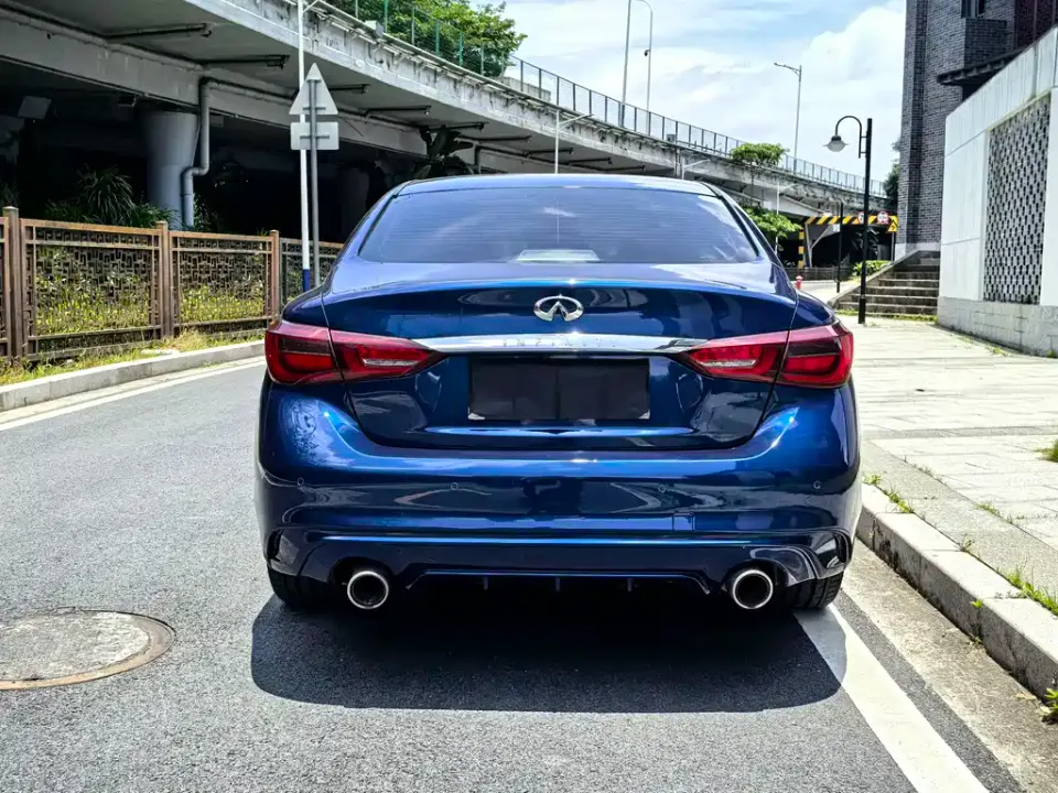 Infiniti Q50L