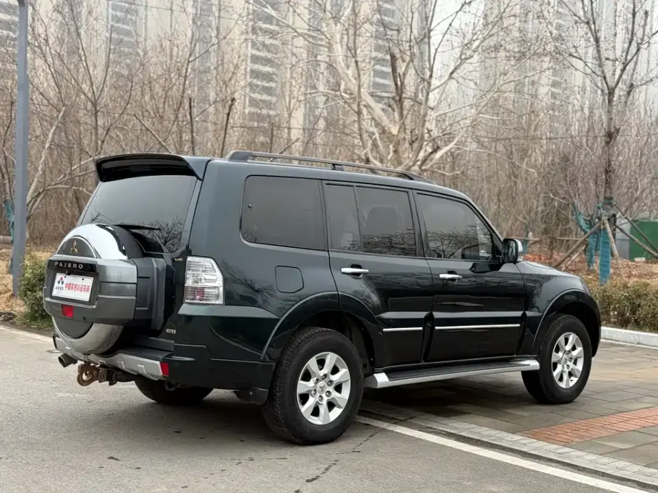 Mitsubishi Pajero (Import)