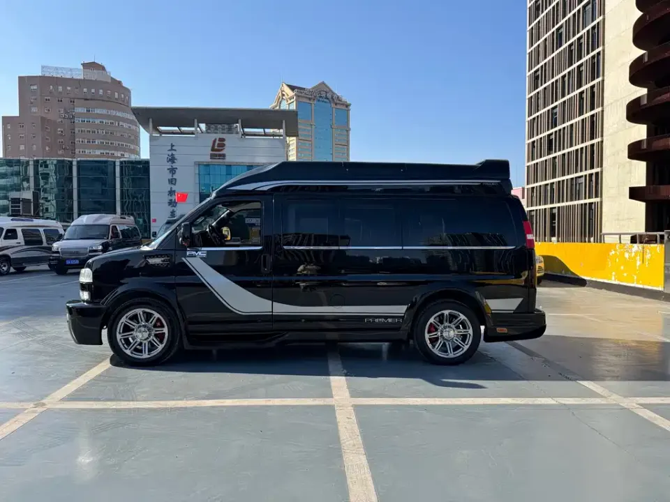 GMC Savana