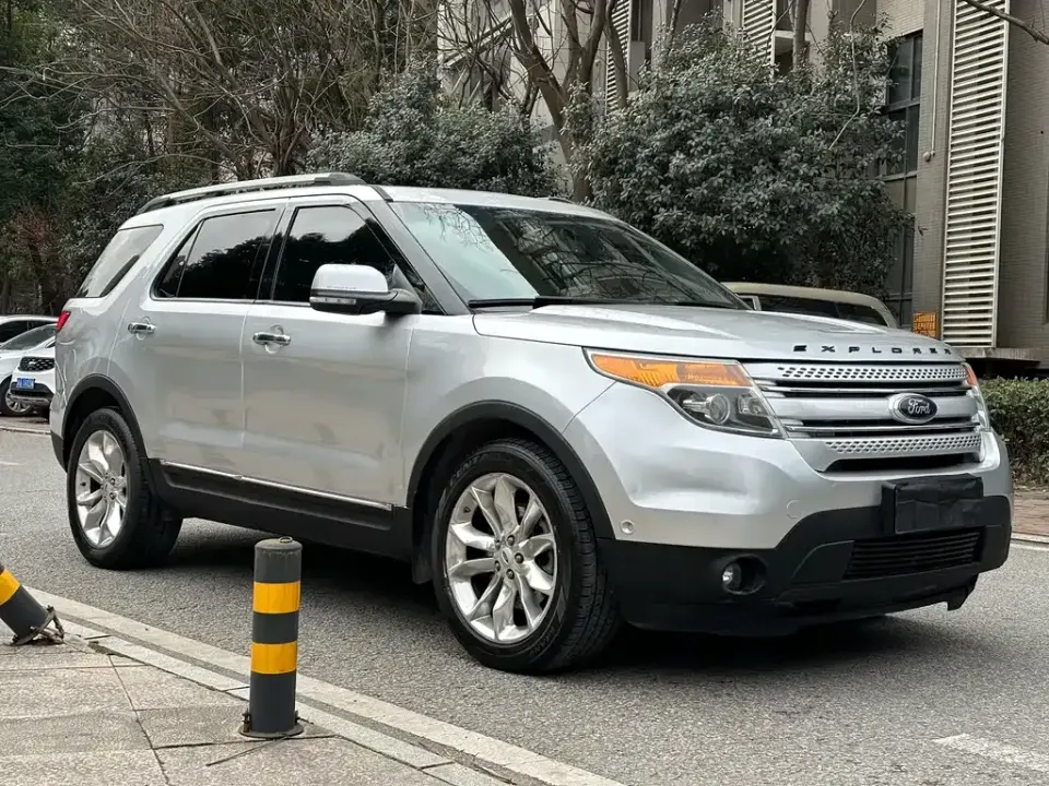 Ford Explorer (Import)