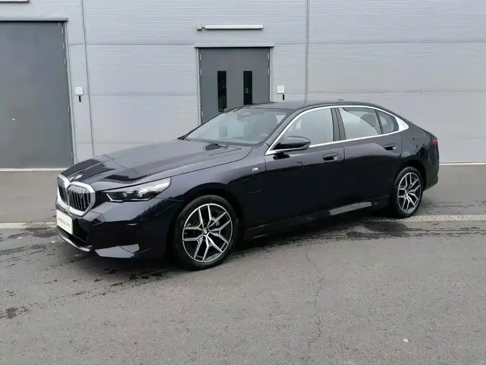 BMW i5
