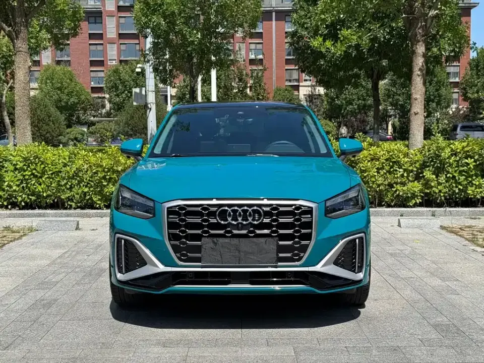 Audi Q2L