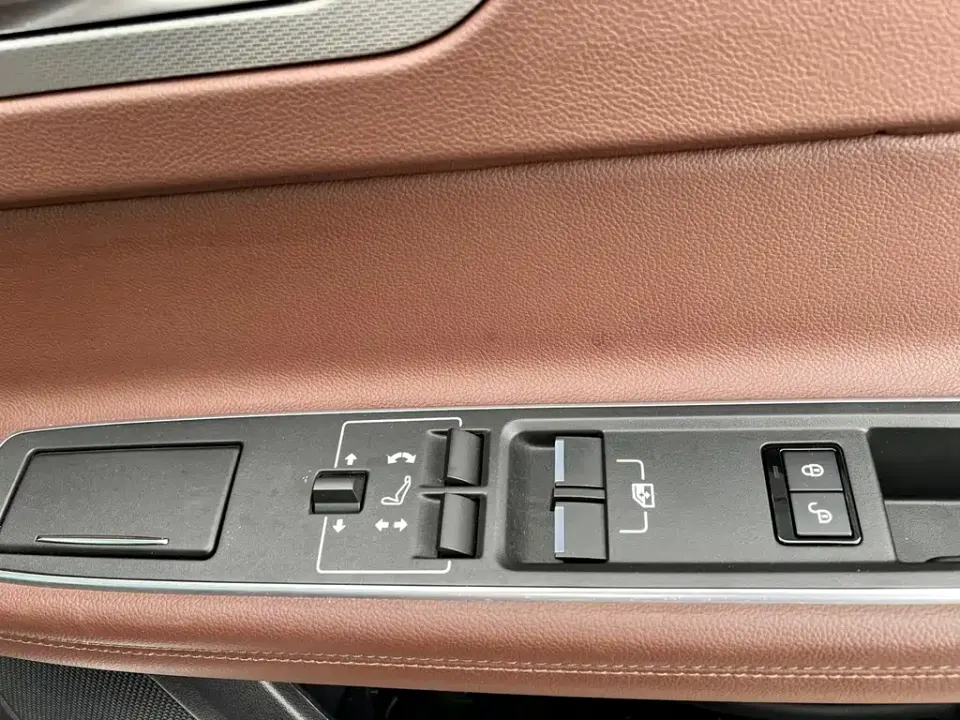 Jaguar XFL