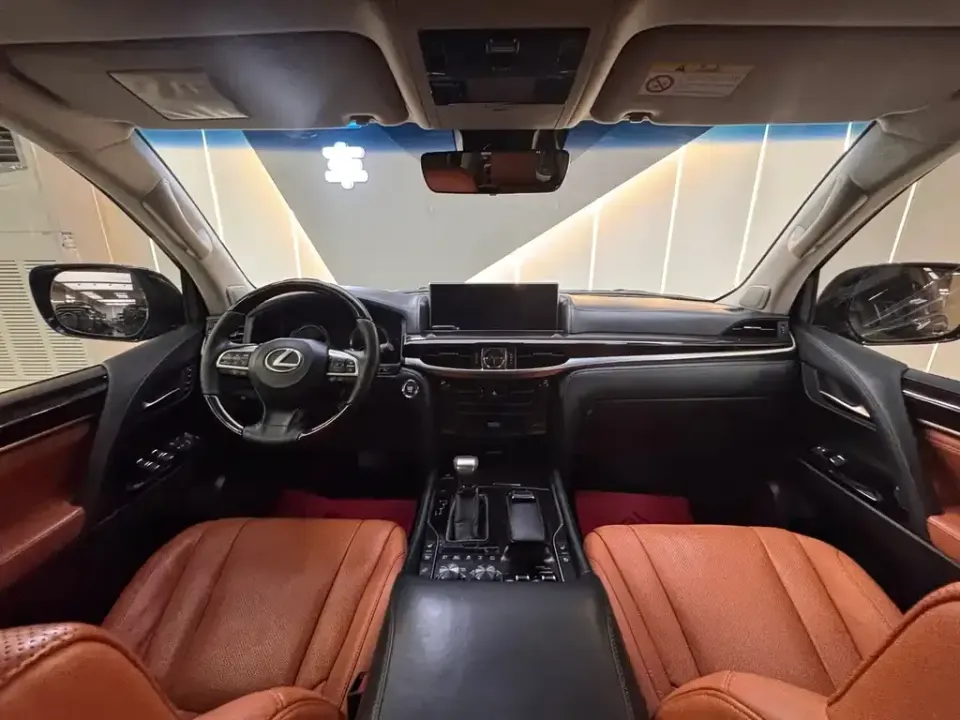 Lexus LX