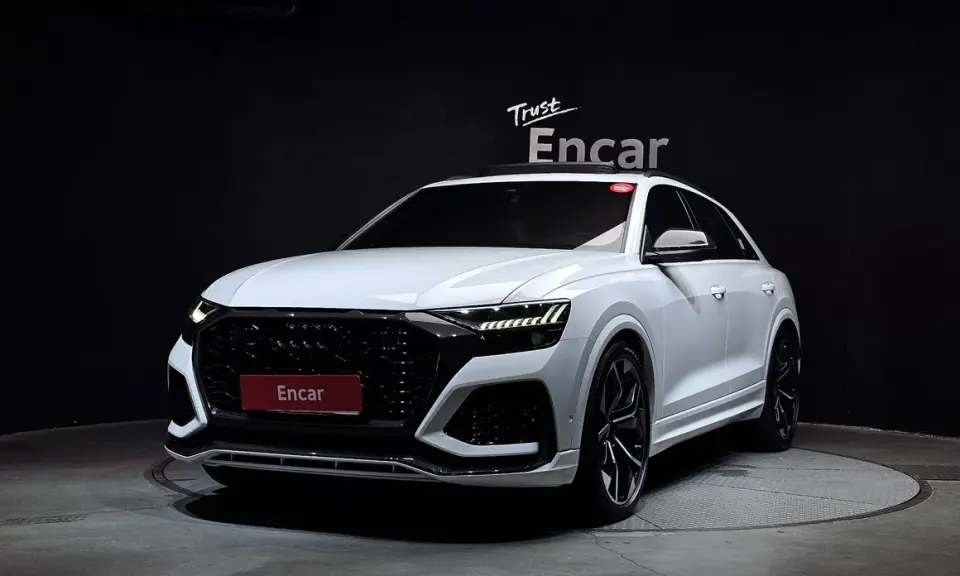 Audi RSQ8
