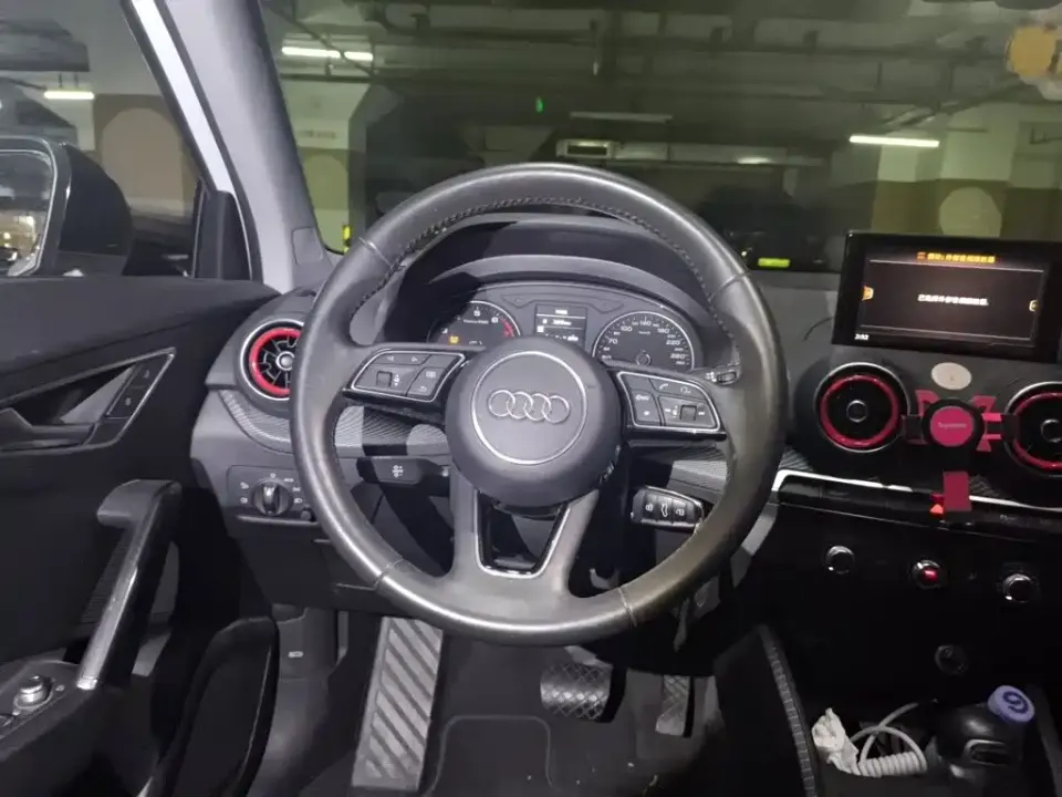 Audi Q2L