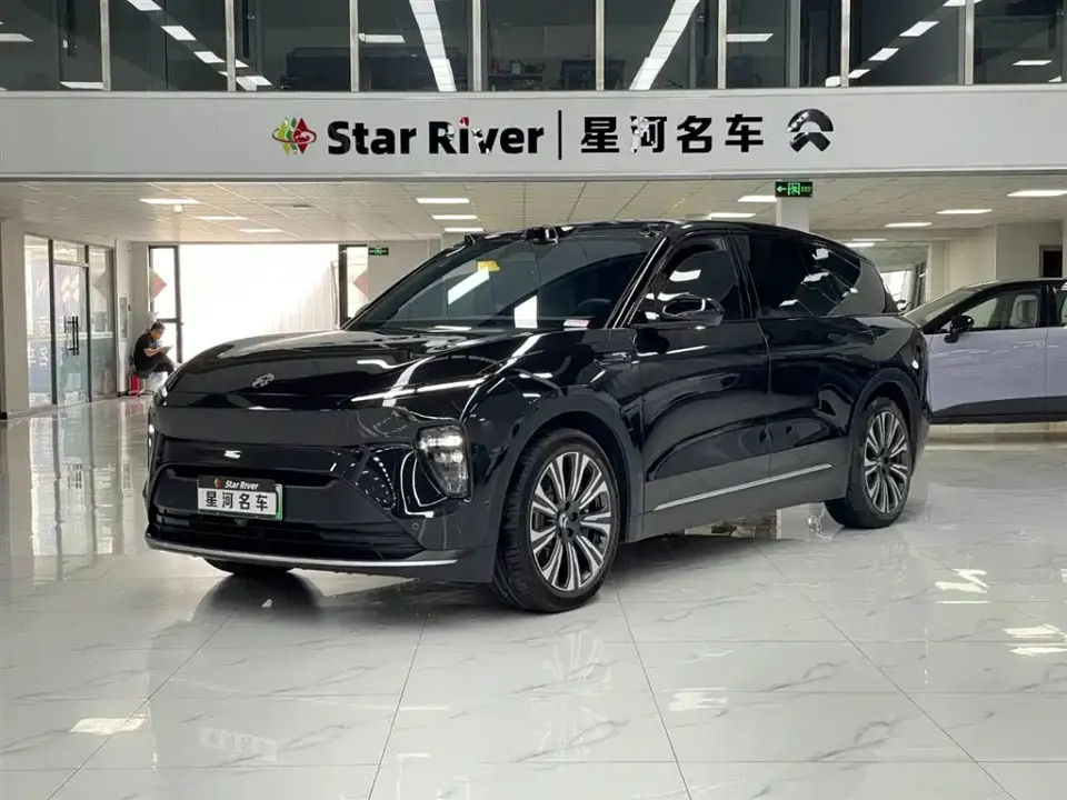 Nio ES8